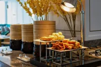 XANA Deluxe Hotel (Huayin Huashan Scenic Area) - พร้อมอาหารเช้า
