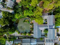 麗江青松嶺·傍山湖畔·雪山觀景園林度假庭院 半山露天溫泉附近的飯店