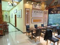 Lesilonha family hotel فنادق في لايشي