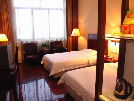 Zhengzhou West Service Area Rooms Отели рядом с достопримечательностью «Donglin Lake»