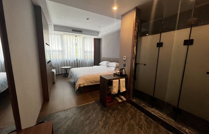 Hotels in Yue
