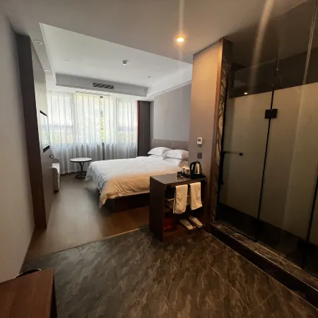Hotels in Yue