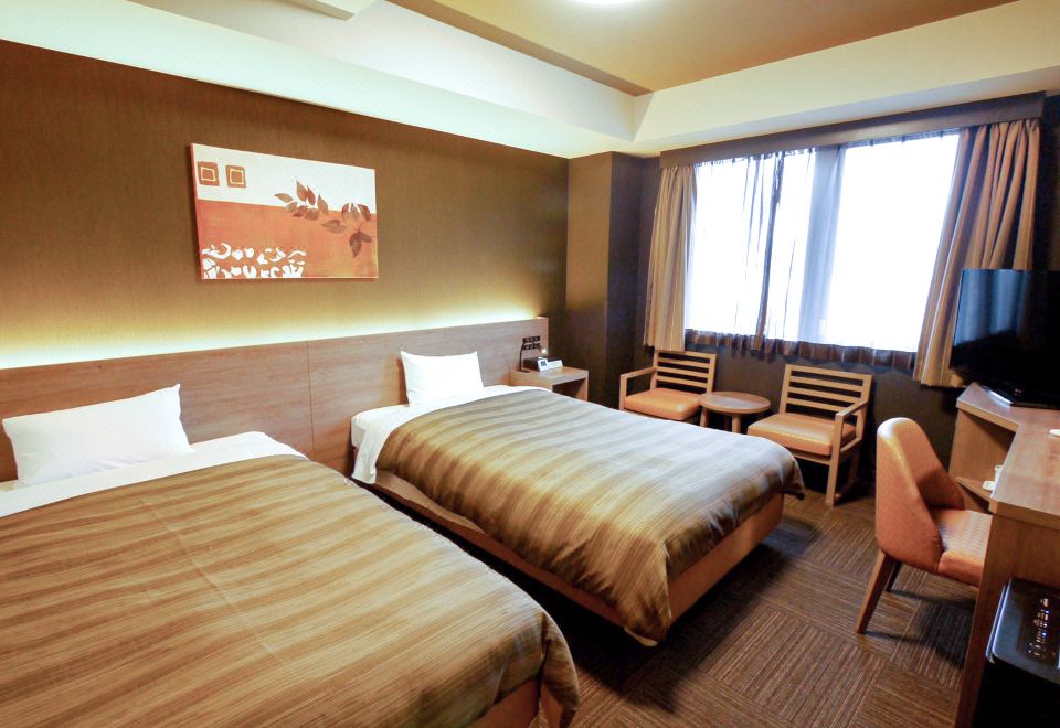 호텔 루트 인 가와구치코의 깔끔한 건물 외관 이미지