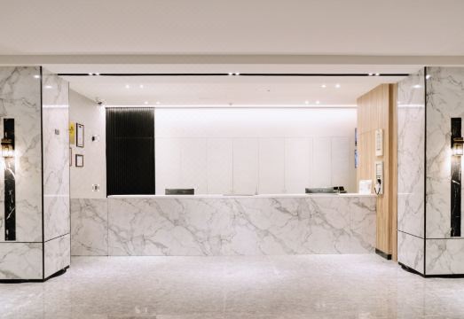 1. 호핑 모리 호텔..