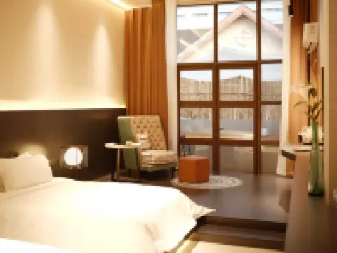 Shoyiri-La Hotel (Fairy Mountain Visitor Center) Hotels near Three Natural Bridges