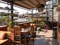 Holiday Hostel โรงแรมใกล้อาสัน