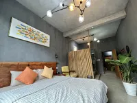 Hi Grey Hostel Các khách sạn gần Langzi Village