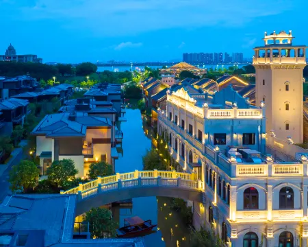 Livetour River View Apartment(Jiangmen Heshan Gulao Watertown） فنادق في خه شان