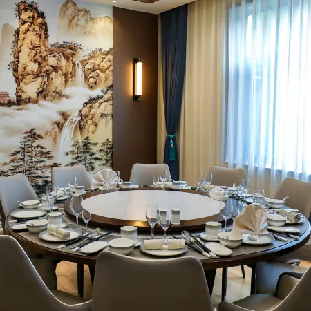 Qufu Queli Bi Lin Hotel