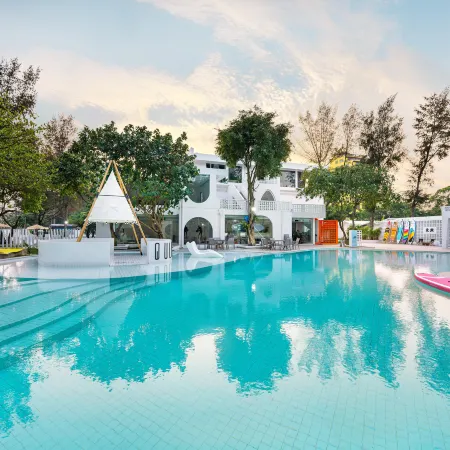 Dongxing City Wanwei golden Beach qulang resorts