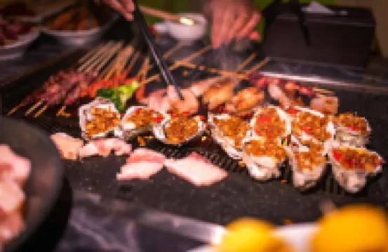 Under the Rose Tree · Garden Homestay (Reed Flute Rock Scenic Area)