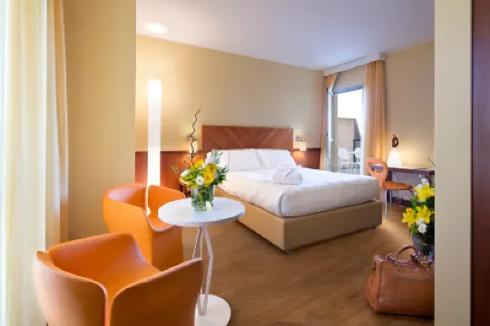 UNA Hotels Mediterraneo Milano Отели рядом со станцией Milano Rogoredo