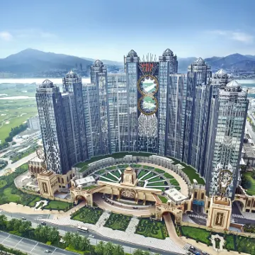 澳門新濠影滙飯店 澳門巴黎鐵塔（澳門巴黎人）附近的飯店