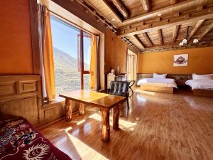 Karzong Homestay (Kangding Jiagenba Branch)