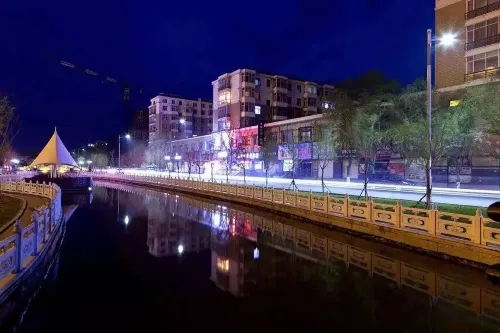 Baoqing Orange Family Homestay Hotels in Baoqing