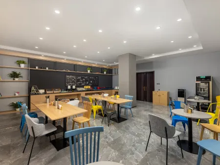 Campanile Hotel Shijiazhuang Zhonghua Street North Second Ring Road Branch Отели рядом с достопримечательностью «Hebei Institute of Physical Education»