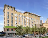 Ziyueqi Light Luxury Hotel (Meishan East Station Wanda Plaza) Hotel dekat Meishan Institute of Socialism