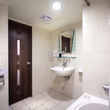 New World Hotel Отели рядом с достопримечательностью «Президентский дворец»