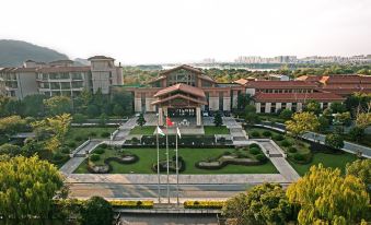 Crowne Plaza Huzhou - Housity