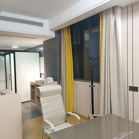 Mojiang Longxiang Film & Smart Hotel