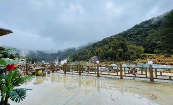 Sanqingshan Youjia Old House Homestay