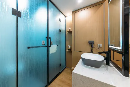 Yeste International Hotel (Baisha County Government)