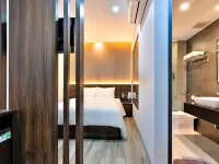 S79 Hotel T68 Hotels near District 12