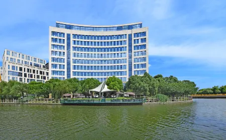 GardenView Hotel Отели рядом с достопримечательностью «ChaoYnnAn Buddhist Nunnery»