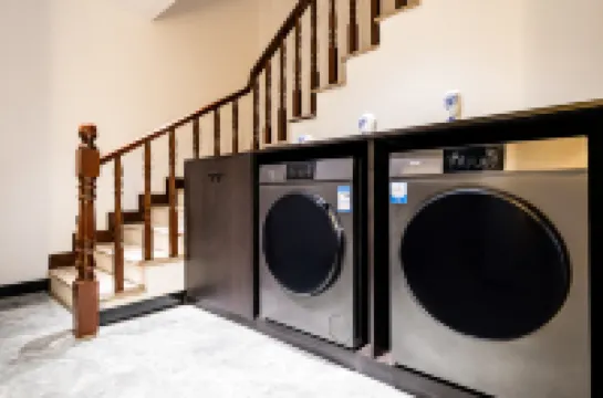 Jiangyushu Panoramic Homestay (Guilin Liangjiang Sihu East and West Alley)