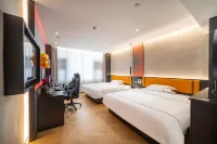 KK E-sports Hotel (Hezhou University East Campus)