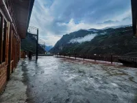 Danba Zhuoke · Huan Shan View Parent-Child Family Resort VILLA Mountain Lodge