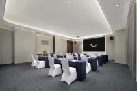 Mövenpick by Accor Binjiang Nanjing - 5-Star
