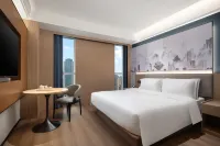 Microtel By Wyndham Qingdao Huangdao Отели рядом с достопримечательностью «Порт Ямми»