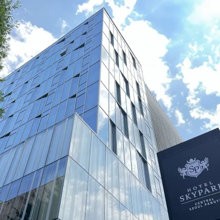 Hotel Skypark Central Seoul Pangyo Отели рядом с достопримечательностью «Станция метро Sunae»
