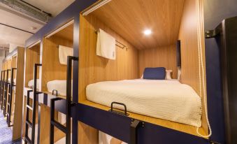 Bluewaters Female-Only Hostel