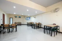 Jing Chen Holiday Hotel (Xilin Yingbin Road) Hotels in Xilin County