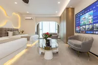 東庭映画ホテル（新迎新城ショッピングセンター） Kunming University of Science and Technology Xinying Campus Gymnasium周辺のホテル