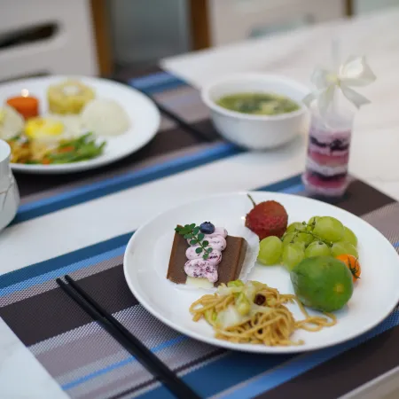 Dongying Belle Boutique Theme Hotel (Haitong Road Food Street Ginza Plaza)