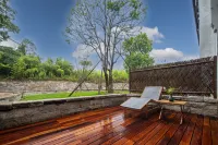 Yanguan Chaoyuezhicheng Xuande Gate Hotel