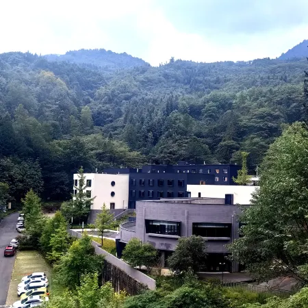 Xiling Snow Mountain Mountain Resort Hotel