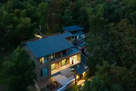 Floral Hotel·Lushan Taibai Residential Hotel Отели рядом с достопримечательностью «Haihuizhen»