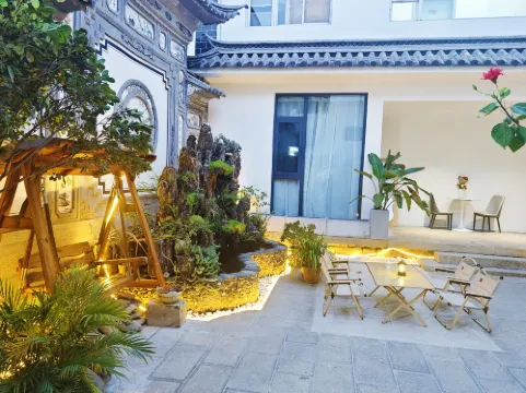 Yunju'er Riverside Beautiful Stay