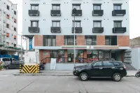 Filmore Suites Makati by RedDoorz 마카티 호텔