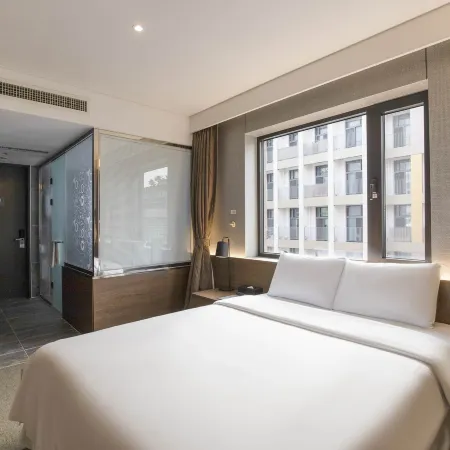 HOTEL ELORA Отели рядом с достопримечательностью «Станция метро Mangpo»