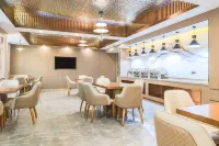 Aifeel Hotel (Shanxi Medical University, Yuci University Town Branch) - parking