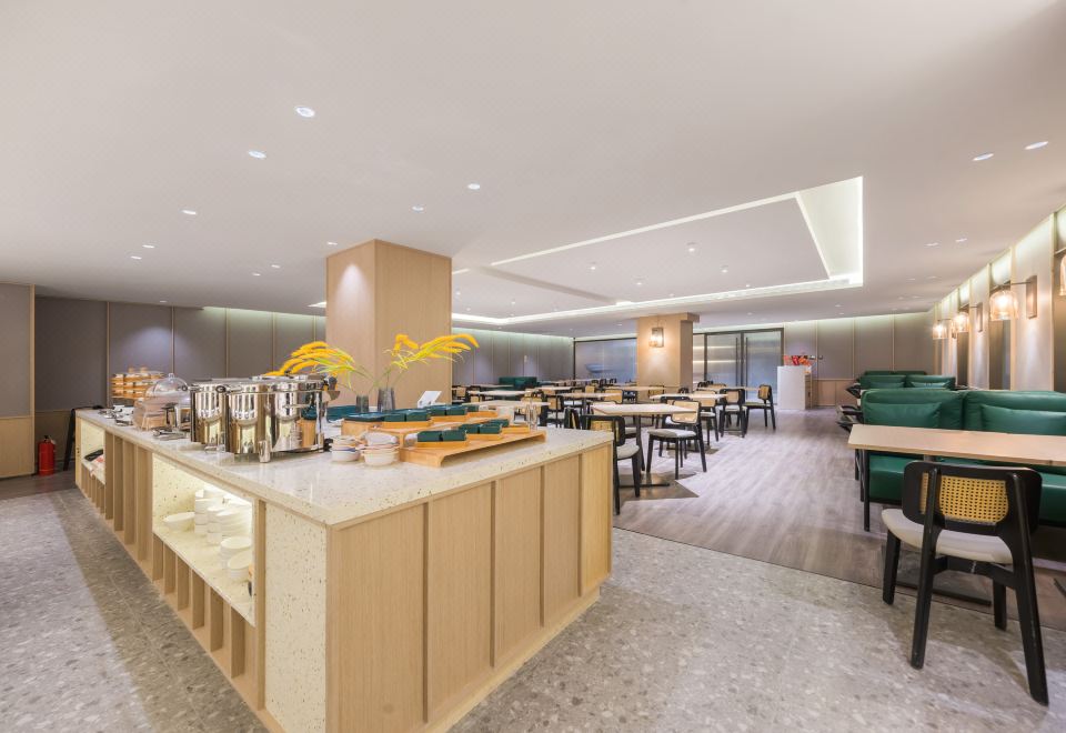 휘팅 인터내셔널 호텔 객실 내부 사진