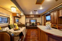 Huidong Xunliao Bay Whale Landing RV Campsite