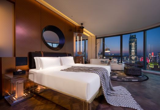 비스타 고층 리버뷰 호텔에서 바라본 충칭의 리버뷰 야경 이미지