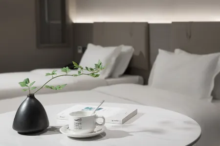 Eshine East Hotel (Xichang Qionghai Wetland) Отели рядом с достопримечательностью «Xiaoyucun»