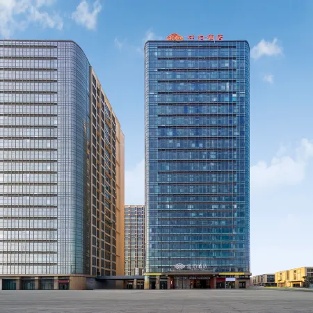 TILL BRIGHT HOTEL Отели рядом с достопримечательностью «Железнодорожная станция Чжанмутоу»